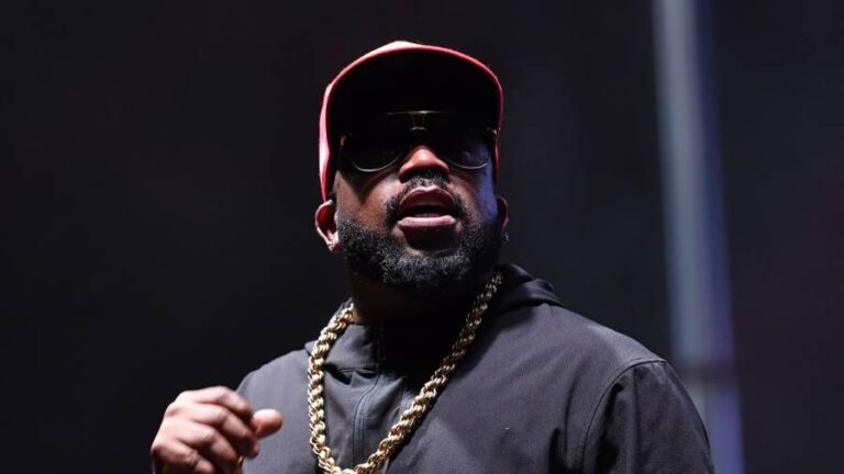 Big Boi a offert une bague personnalisée des champions de la série mondiale des Braves d&rsquo;Atlanta: « C&rsquo;est la vraie affaire »