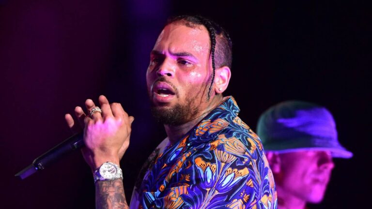 Chris Brown dit que la domination du hip-hop a rendu le R&B « obsolète »