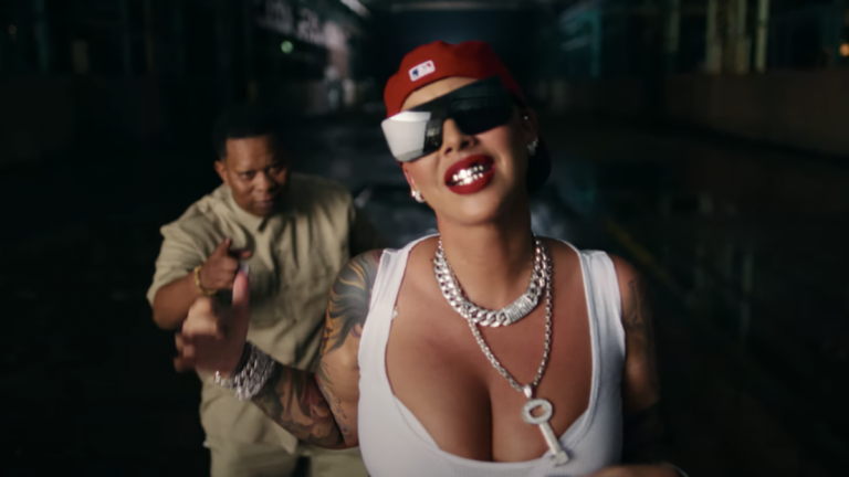 La chanson de rap « Get Your Hoe On » d&rsquo;Amber Rose, Mannie Fresh, est traînée sur Twitter