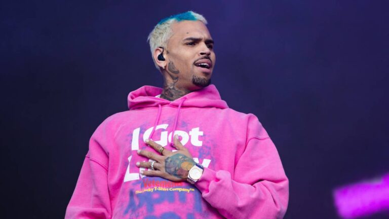 Chris Brown nomme son rap Mount Rushmore avec une inclusion surprenante