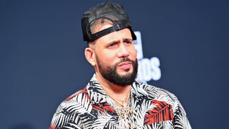 DJ Drama sur Lil Wayne revendiquant le statut de « meilleur rappeur vivant » et son couplet Weezy préféré