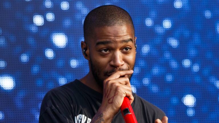 Kid Cudi fait la fête des jeunes fans avec un appel téléphonique : « Il est le plus mignon »