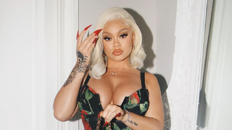 Latto dit que rapper sur le sexe la fait se sentir « puissante et libérée »
