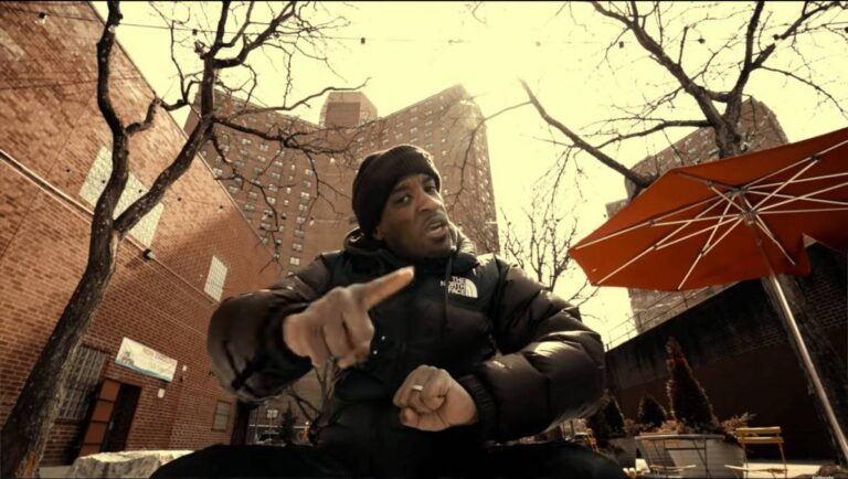 Masta Ace célèbre 32 ans de « Take A Look Around » avec sa propre figurine