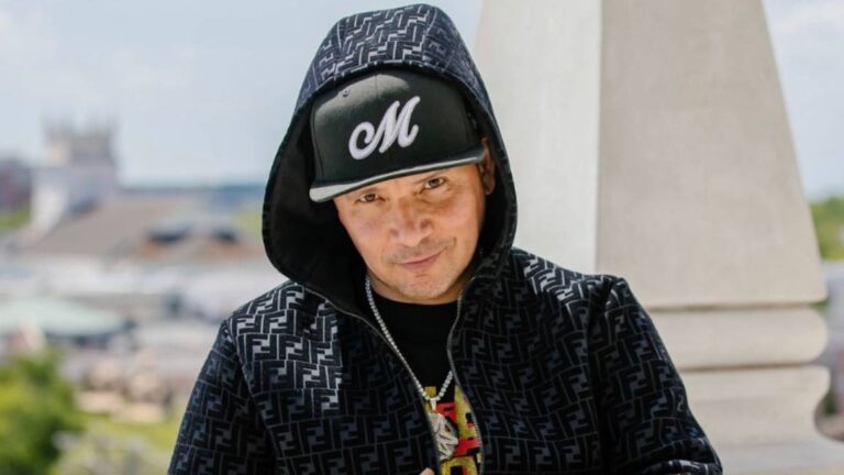 Mix Master Mike surpasse sa réputation de « Serial Wax Killer » avec deux singles du prochain album