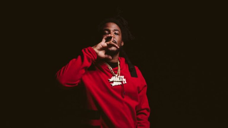 Mozzy se rend pour commencer une peine de prison pour arme à feu fédérale