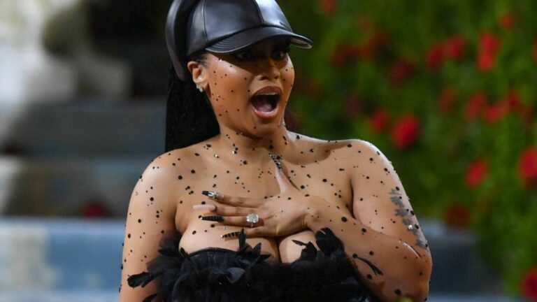 Nicki Minaj promet de libérer « Nick James » alors qu&rsquo;elle annonce la date de sortie de « Freaky Girl »