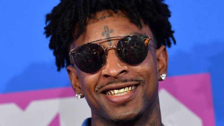 21 Savage surnommé &lsquo;Tiger Hood&rsquo; alors qu&rsquo;il montre ses talents de golfeur