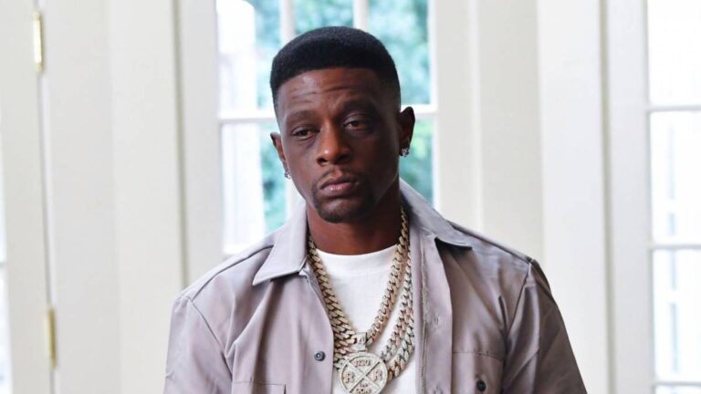 Boosie Badazz se fait arrêter par des flics et commence à jouer « Set It Off » et « Fuck The Police »