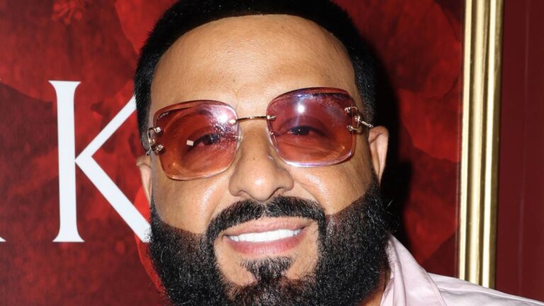 DJ Khaled dit qu&rsquo;il fumerait tout le monde à Verzuz Battle : « Je ne reculerai jamais sur cette conversation »