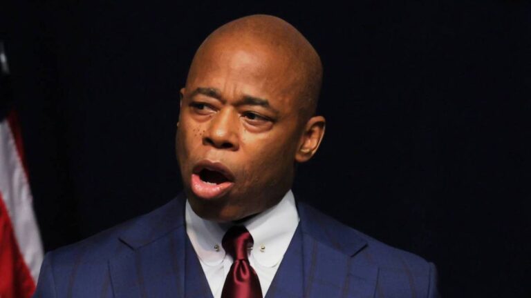 Eric Adams se qualifie de premier «maire du hip-hop» de New York avec un coup de pouce de 5,5 millions de dollars pour le musée du hip-hop