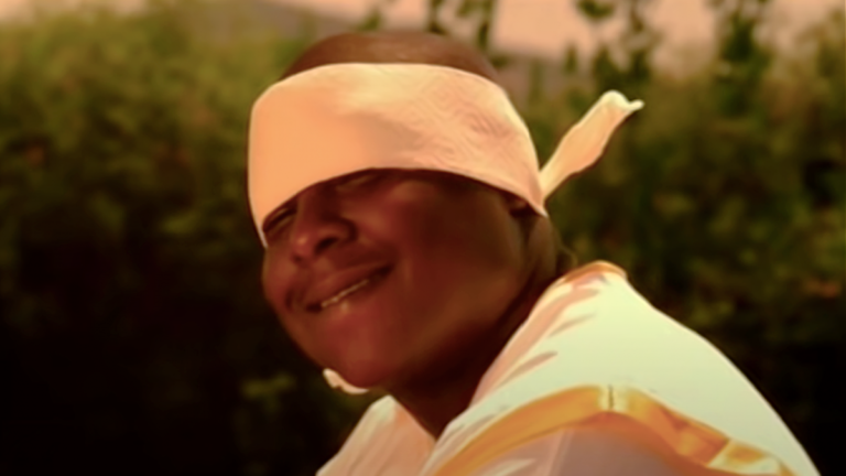 Jadakiss ramène un bandeau en papier essuie-tout à l&rsquo;occasion de l&rsquo;anniversaire de « Kiss Tha Game Goodbye »