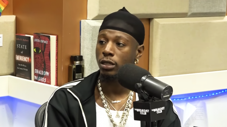 Joey Bada$$ crédite la thérapie pour lui avoir appris « l&rsquo;intelligence émotionnelle »: « J&rsquo;avais des problèmes de colère »