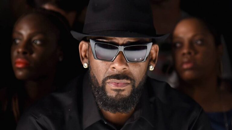 La fiancée de R. Kelly double ses allégations de grossesse et dit qu&rsquo;elle faisait une FIV