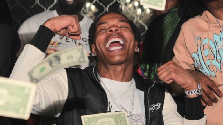 Lil Baby partage 1 million de dollars de gains à Vegas avec ses amis : « Realest N-gga Alive »