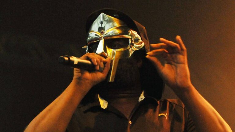 MF DOOM : Richmond, en Virginie, nomme un balayeur de rue d&rsquo;après le défunt rappeur