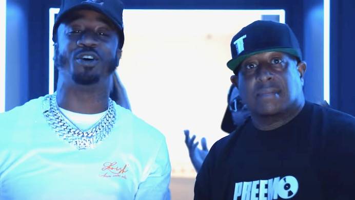 Regardez Benny The Butcher et DJ Premier s&rsquo;associer dans la vidéo pleine d&rsquo;action « Time&rsquo;s Is Rough »