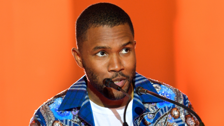 Frank Ocean franchit une étape rare sur Spotify alors que l&rsquo;attente d&rsquo;un nouvel album se poursuit