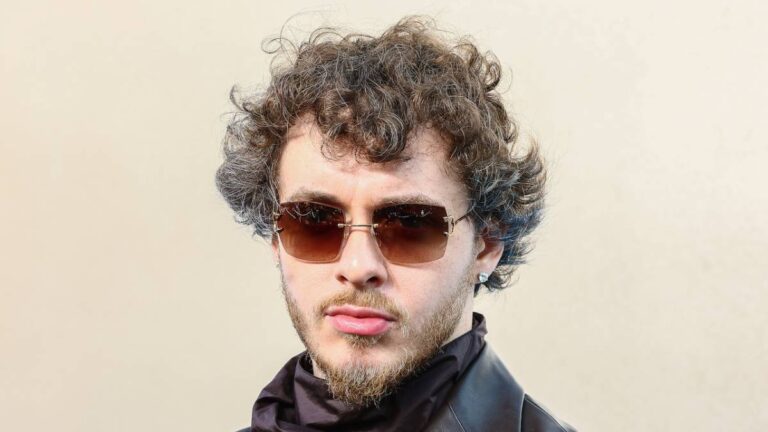 Jack Harlow se livre à un troll qui a affirmé avoir été condamné à une amende de 1 million de dollars pour ne pas avoir censuré les paroles de « Semen »