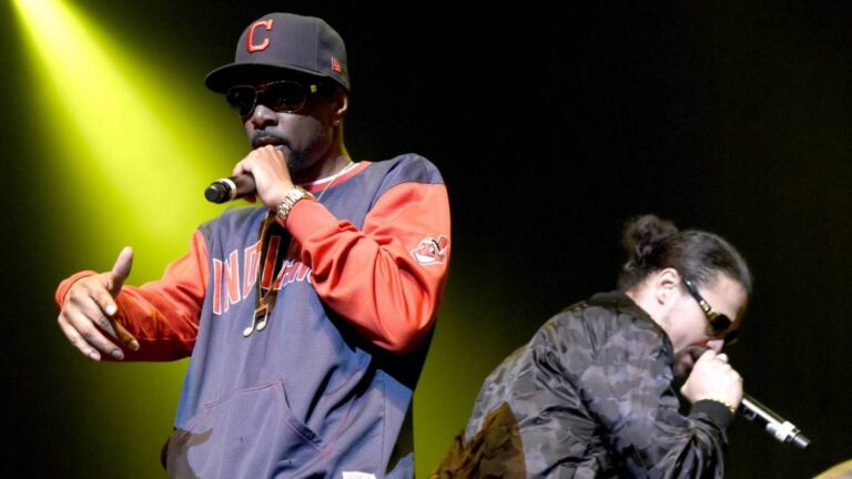 Krayzie Bone réagit à Bizzy Bone appelant Bone Thugs-n-Harmony à cause de son absence en tournée