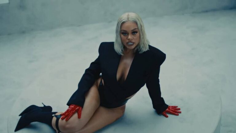 Latto sort le clip « It&rsquo;s Givin » avec Ella Mai, Angie Martinez, Flo Milli et plus