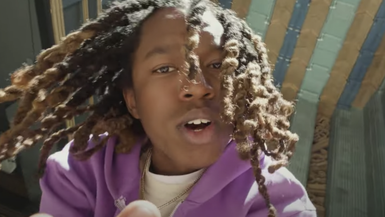 Mavi annonce un deuxième album et une vidéo pour « Baking Soda »