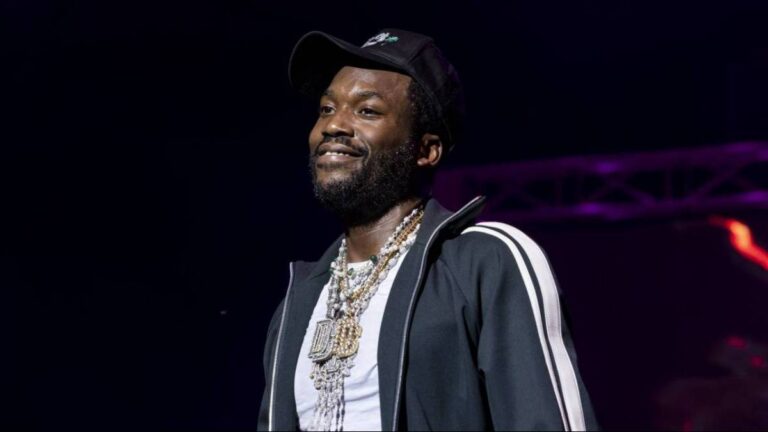 Meek Mill révèle des plans peu orthodoxes pour célébrer le 10e anniversaire de « Dreams & Nightmares »