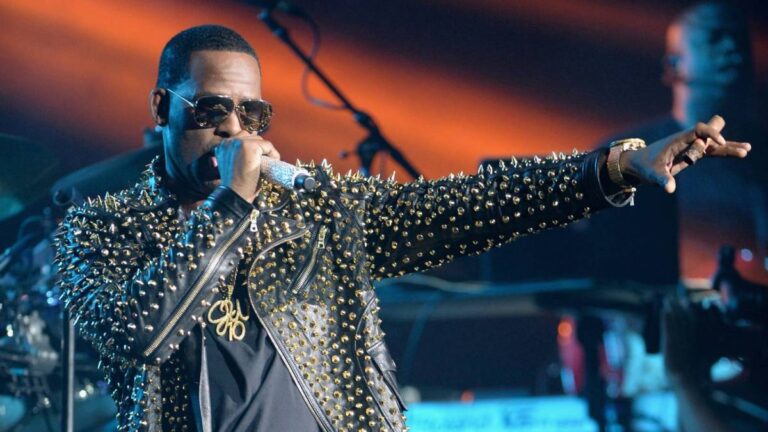 R. Kelly Juror excusé du procès pour abus sexuels sur des enfants après avoir souffert d&rsquo;attaques de panique