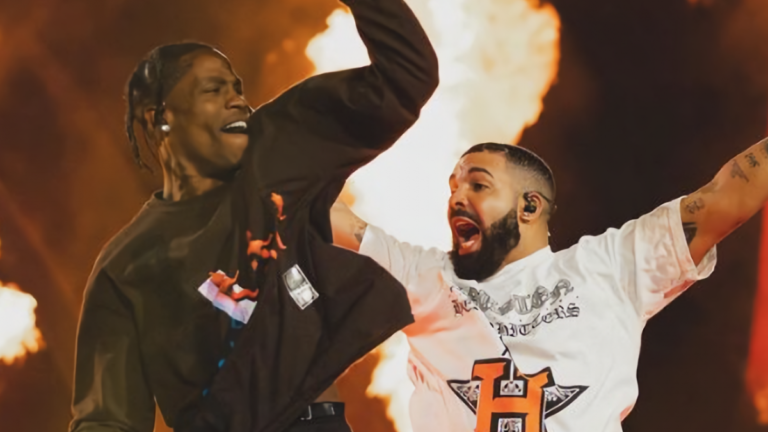 Regardez Drake présenter le « légendaire » Travis Scott à la cérémonie des Nike Maxim Awards 2022