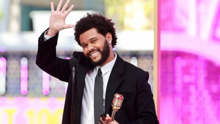 The Weeknd réalise les rêves d&rsquo;un jeune patient atteint d&rsquo;un cancer avec une rencontre dans les coulisses