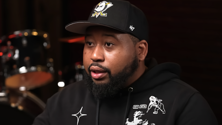 Akademiks entre en altercation physique avec sa petite amie en criant « Je suis le prix! »