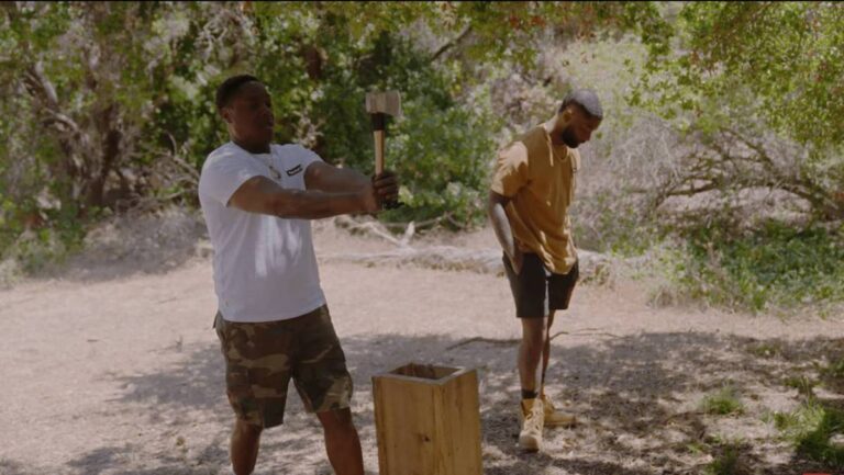 Jadakiss découvre qu&rsquo;il est incroyable au lancer de hache : « Il n&rsquo;y a rien que je ne puisse faire ! »