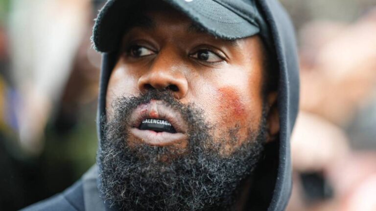 Kanye West interpellé par la mère d&rsquo;Ahmaud Arbery pour s&rsquo;être moqué du mouvement BLM