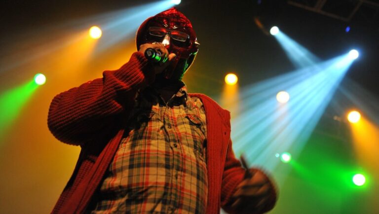 Les vêtements MF DOOM sortent le jour de l&rsquo;anniversaire de sa mort