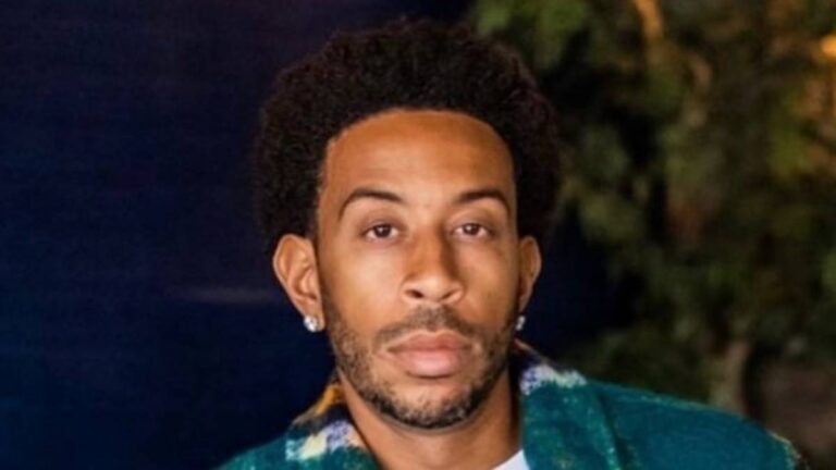 Ludacris montre de nouvelles grilles expliquant le soutien aux entreprises noires