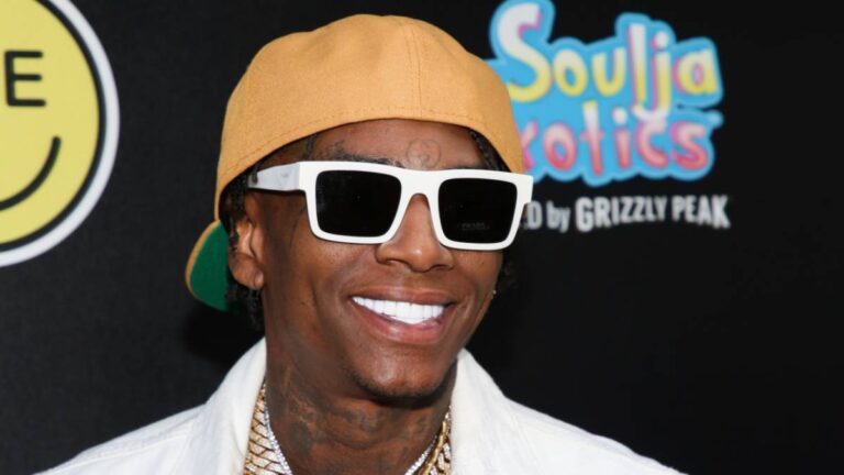 Soulja Boy paie 1 000 $ à un étranger pour être son « support de sandwich »