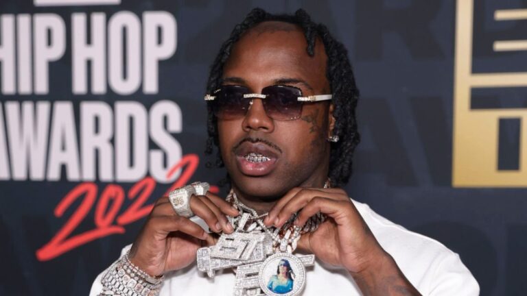 EST Gee accusé d&rsquo;avoir abandonné sa sœur « sans-abri » et ses cinq enfants