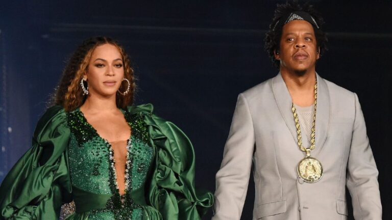 JAY-Z et Beyoncé rendent hommage à la fière famille pour Halloween