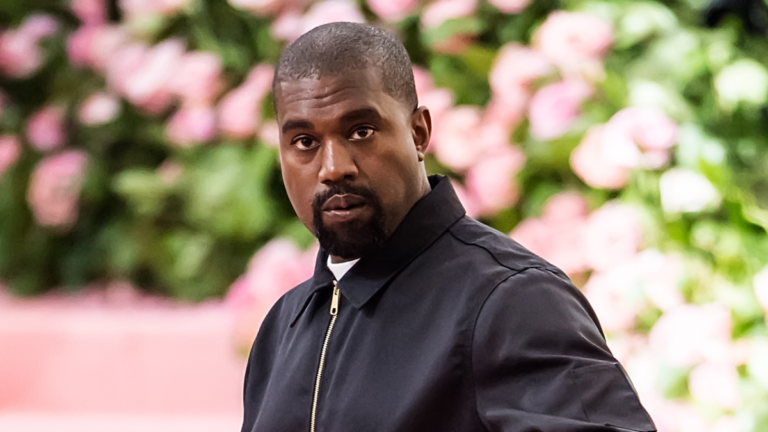 Kanye West affirme qu&rsquo;il a été « mentalement mal diagnostiqué et presque drogué hors de mon esprit »