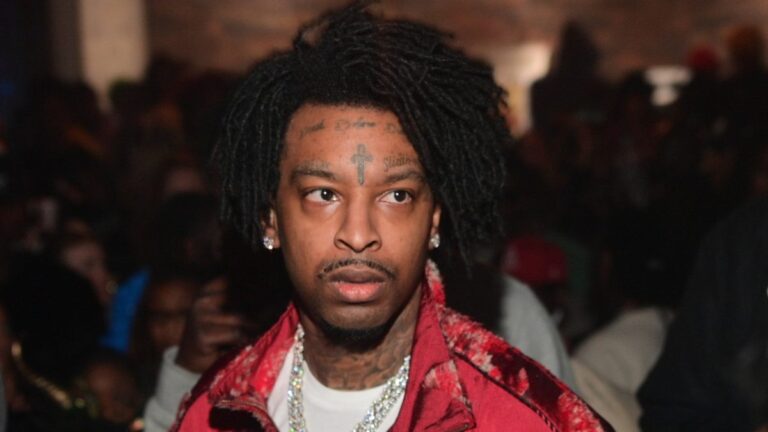 21 Savage crie au décollage et à YSL après la performance d&rsquo;Atlanta : « Je ne me sens même pas bien »