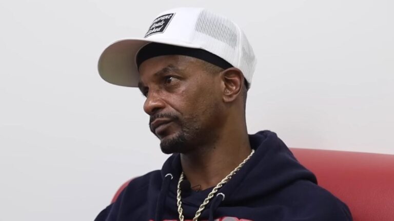 Charleston White dit que l&rsquo;arme qu&rsquo;il a tirée pendant l&rsquo;interview était « faux »: « Je suis entré dans le personnage »