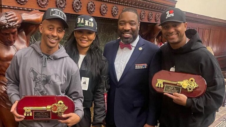 Gillie Da Kid et Wallo reçoivent les clés de la ville de Philadelphie