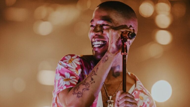 Kid Cudi taquine une nouvelle musique et révèle que « Passion, Pain & Demon Slayin » était à l&rsquo;origine « MOTM3 »