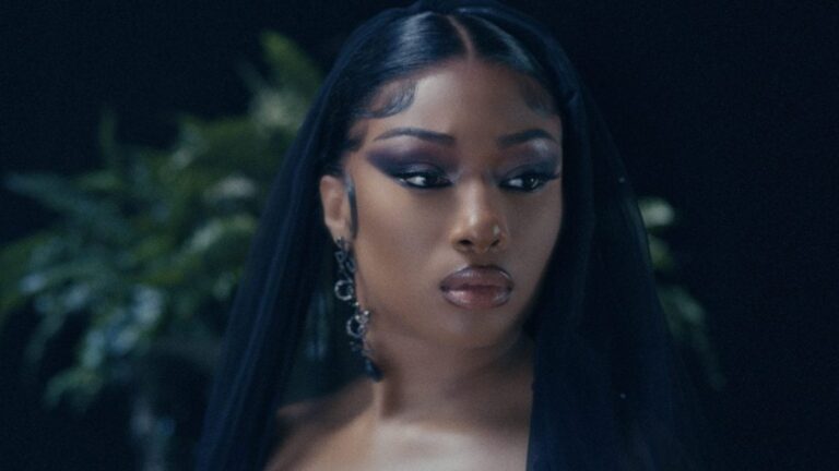 La connexion de l&rsquo;ex-meilleure amie de Megan Thee Stallion au label 1501 circule alors qu&rsquo;elle prend position