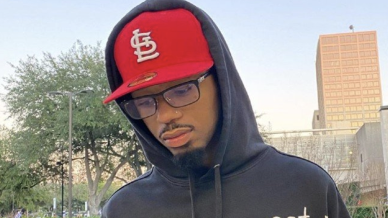 Metro Boomin lance l&rsquo;initiative « Les mères célibataires sont des super-héros » au jeu Falcons