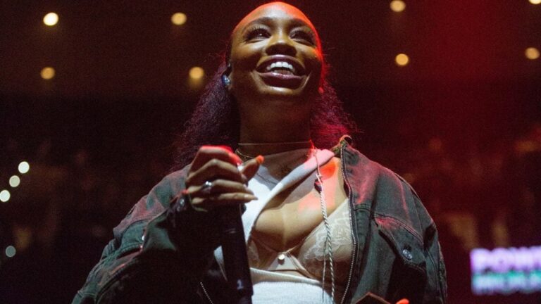 « SOS » de SZA passe la deuxième semaine au sommet du palmarès des 200 albums du Billboard