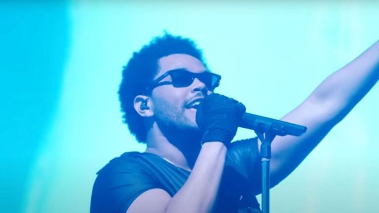 The Weeknd dévoile un nouveau clip vidéo pour célébrer le premier anniversaire de « Dawn FM »