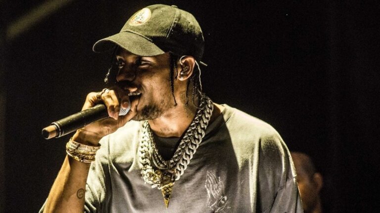 Travis Scott offre une performance non annoncée à Art Basel à Miami