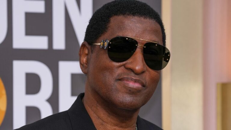 Babyface prévoit de rendre hommage à sa défunte mère avec une performance au Super Bowl