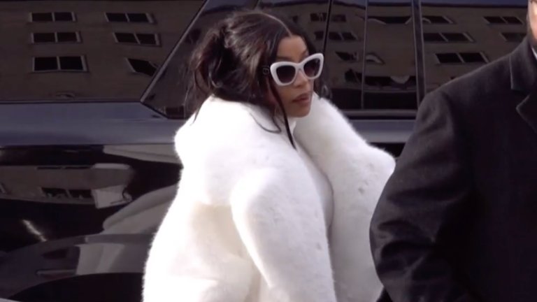 Cardi B a obtenu une prolongation après avoir échoué à terminer le service communautaire lors de l&rsquo;agression de 2018